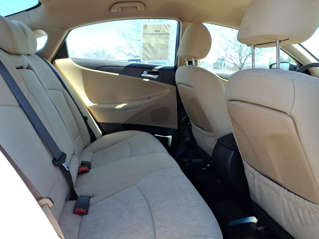 Used 2012 Hyundai Sonata GLS image 12