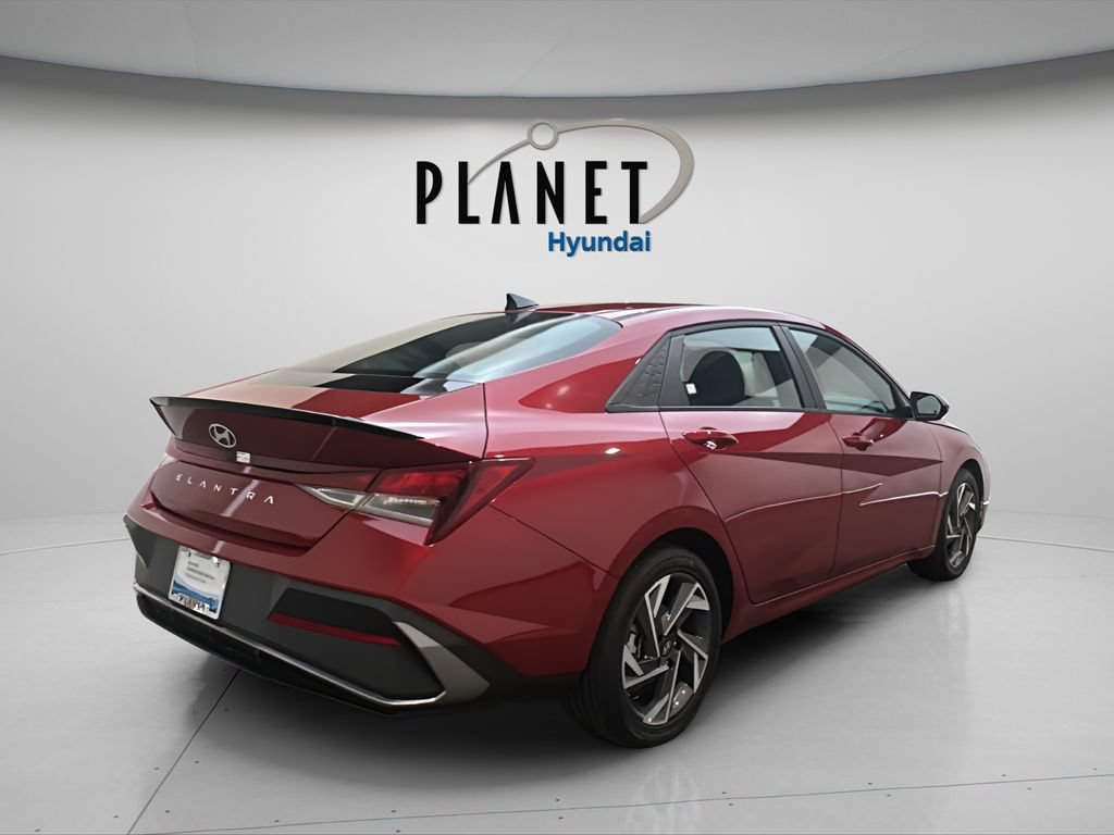 Certified 2025 Hyundai Elantra Sport FWD image 6