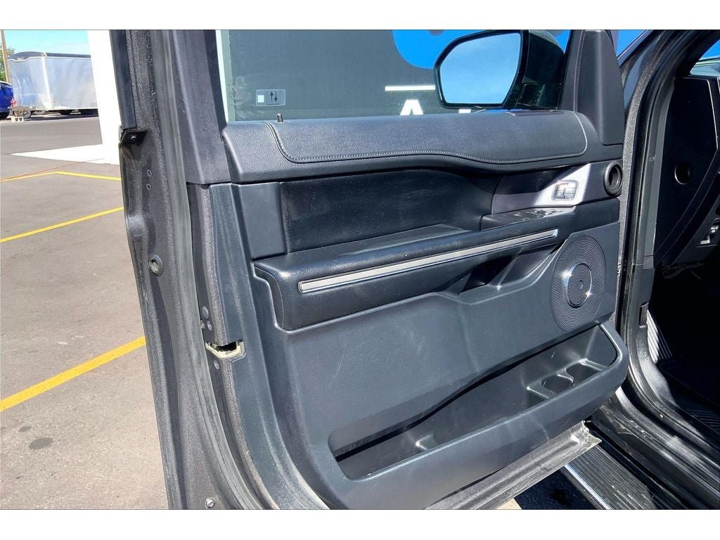 Used 2020 Ford Expedition Max XLT w/ Equipment Group 202A AWD/4WD image 25