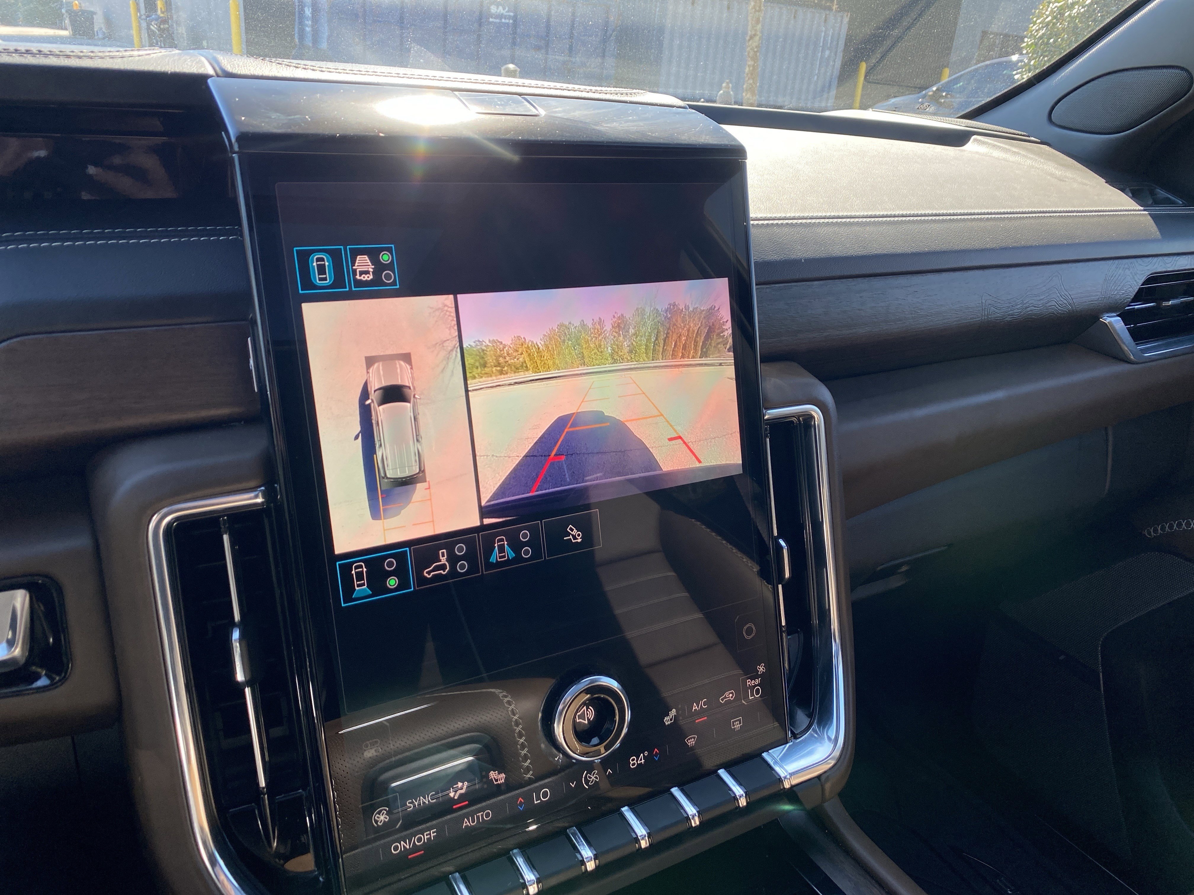 Used 2025 GMC Yukon Denali Ultimate image 36