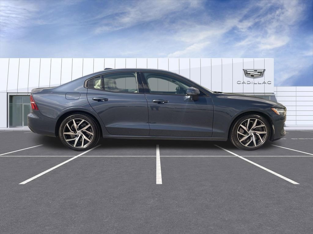 Used 2019 Volvo S60 T6 Momentum w/ Multimedia Package AWD/4WD image 9