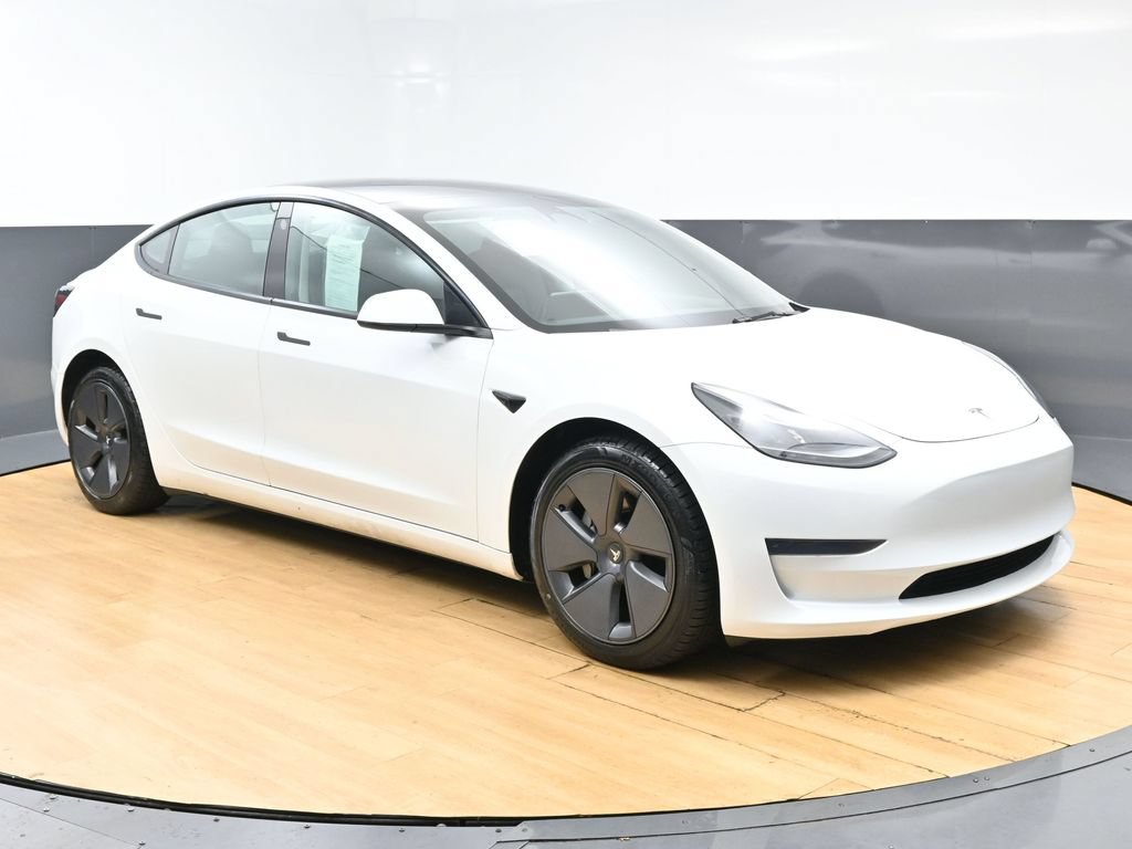 Used 2023 Tesla Model 3 Standard Range RWD image 2