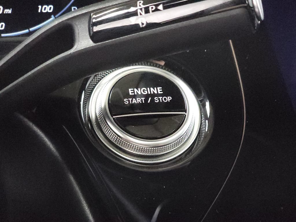 Used 2025 Mercedes-Benz E 53 AMG e 4MATIC Sedan image 16