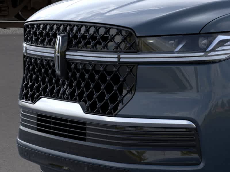New 2026 Lincoln Navigator L Reserve w/ Jet Appearance Package AWD/4WD image 17