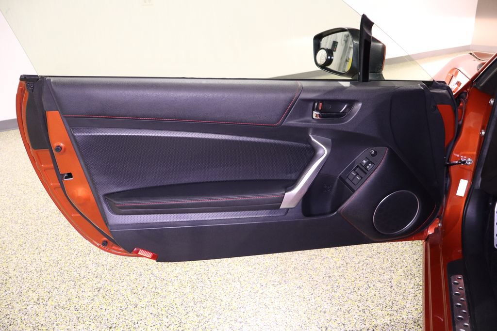 Used 2016 Scion FR-S RWD image 32