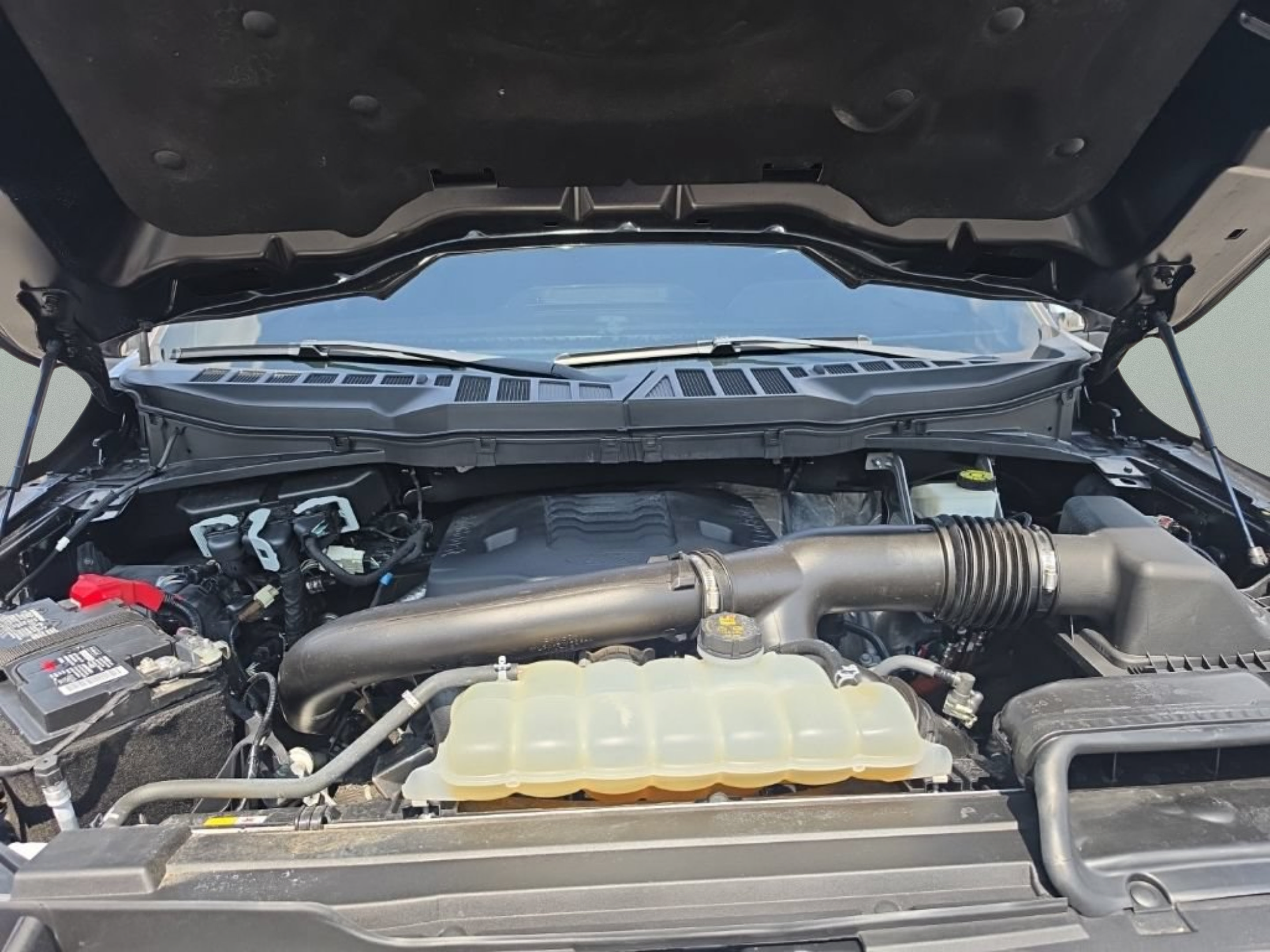 Used 2022 Ford F150 Lariat w/ Equipment Group 502A High AWD/4WD image 11