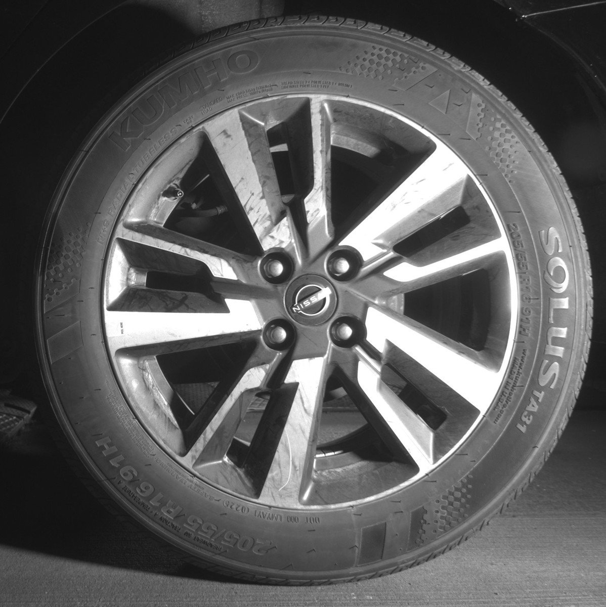 Used 2025 Nissan Versa SV image 14