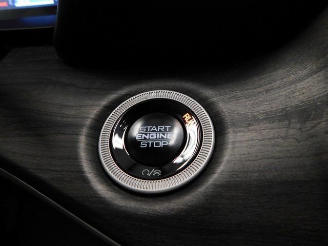 Used 2024 Jeep Grand Cherokee L Limited w/ Luxury Tech Group II image 39