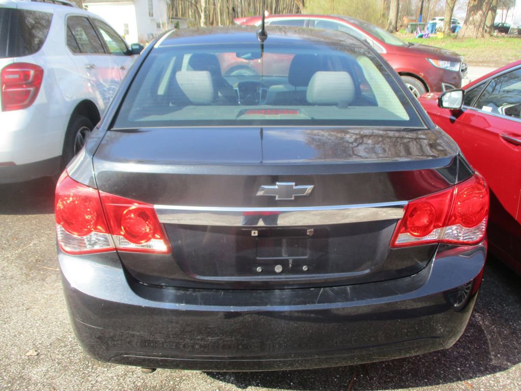 Used 2012 Chevrolet Cruze LS w/ Connectivity Package FWD image 4