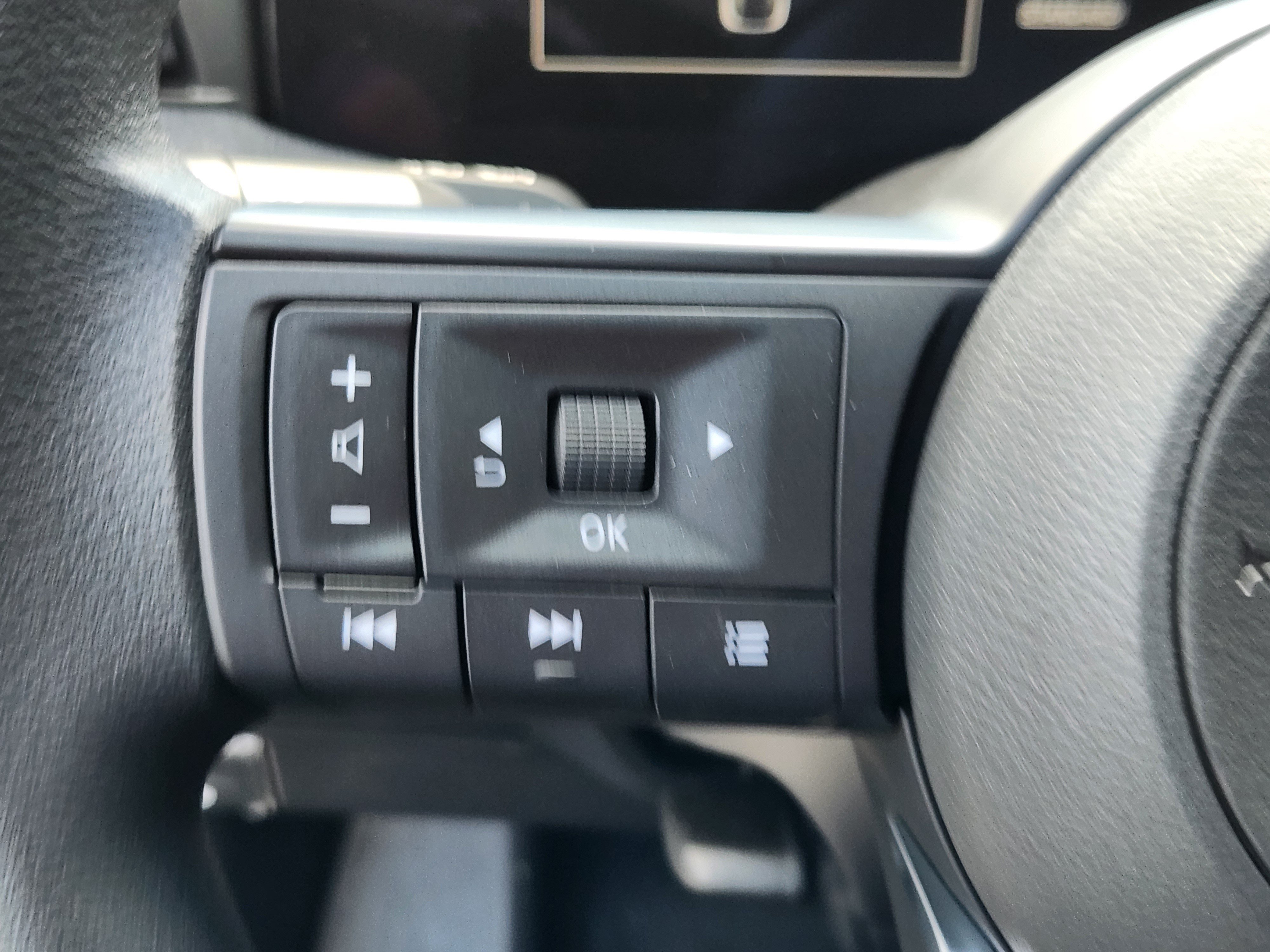 Used 2026 Nissan Kicks SV AWD/4WD image 34