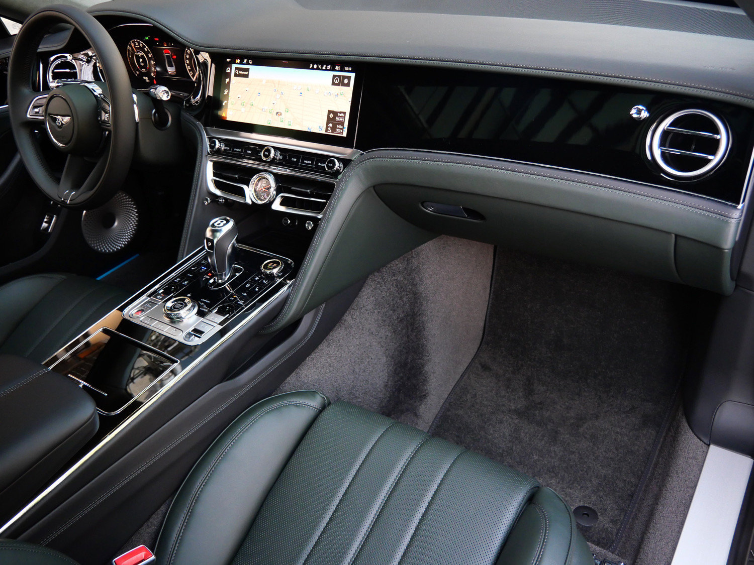New 2026 Bentley Flying Spur V8 AWD/4WD image 2