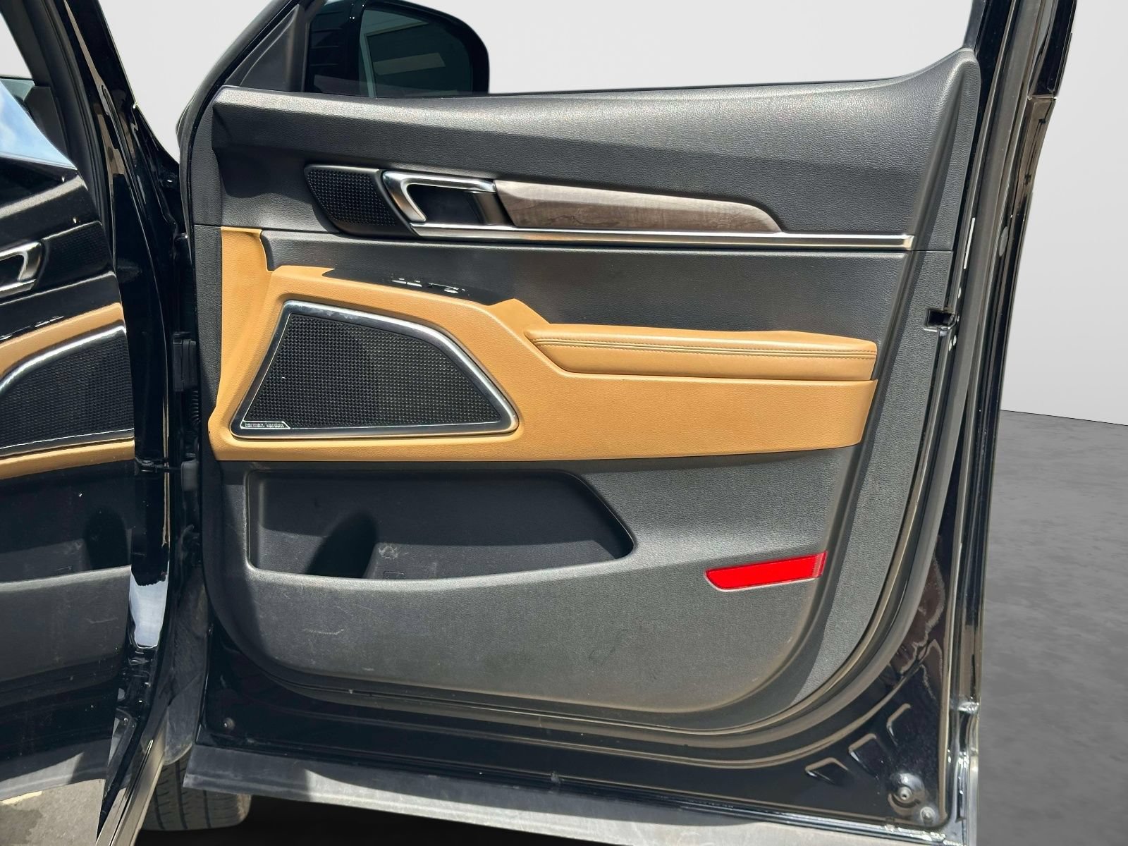 Used 2022 Kia Telluride SX w/ Towing Package FWD image 8