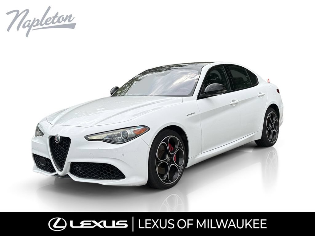 Used 2022 Alfa Romeo Giulia Veloce AWD/4WD image 1