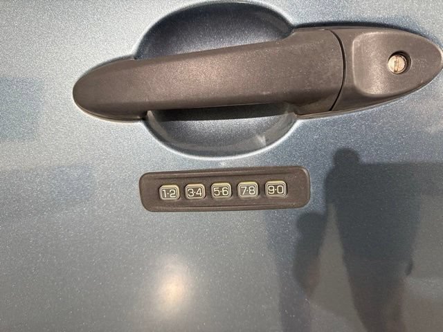 Used 2011 Ford Escape XLT w/ 201A Rapid Spec Order Code FWD image 17