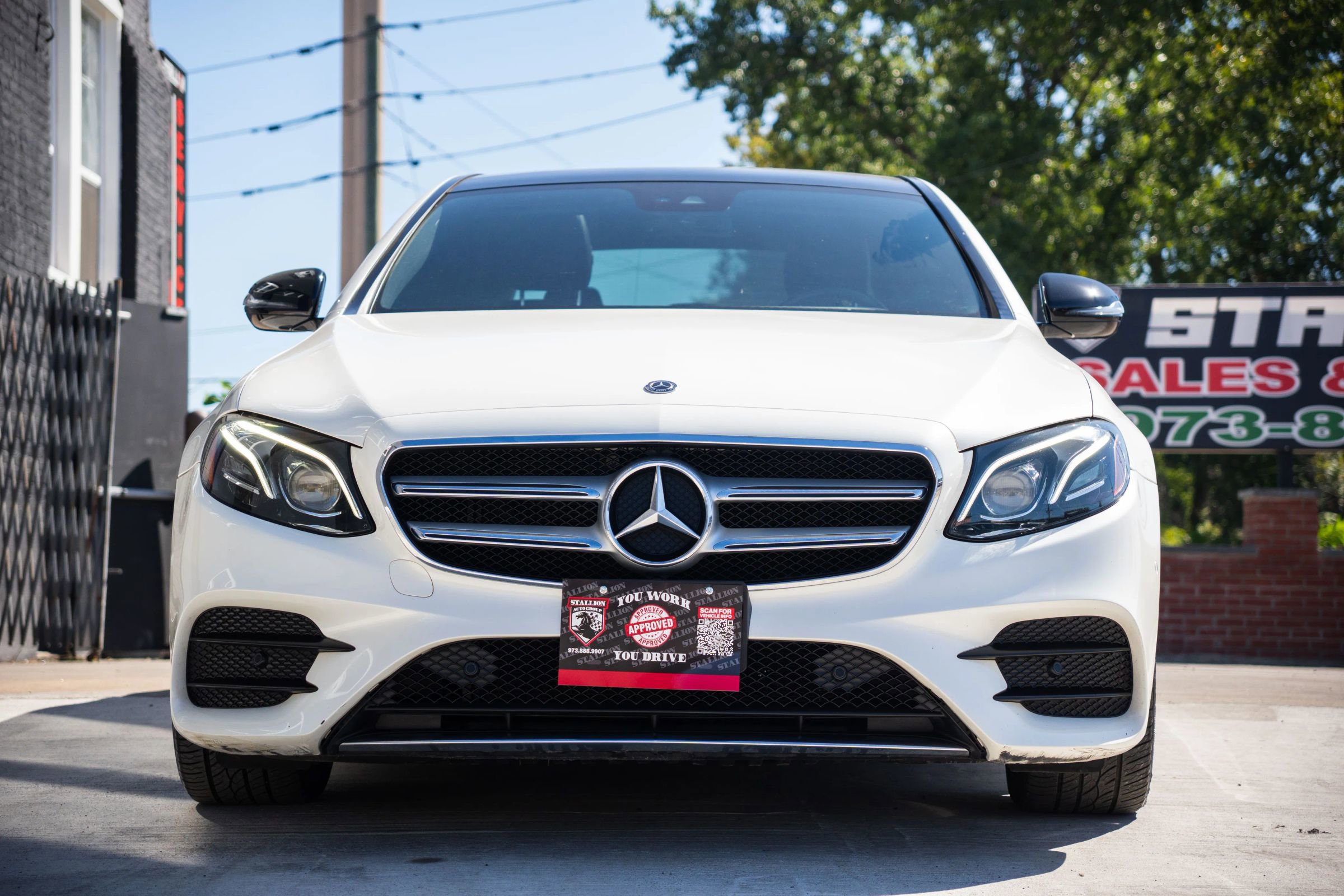 Used 2018 Mercedes-Benz E 300 4MATIC w/ Premium 2 Package image 2