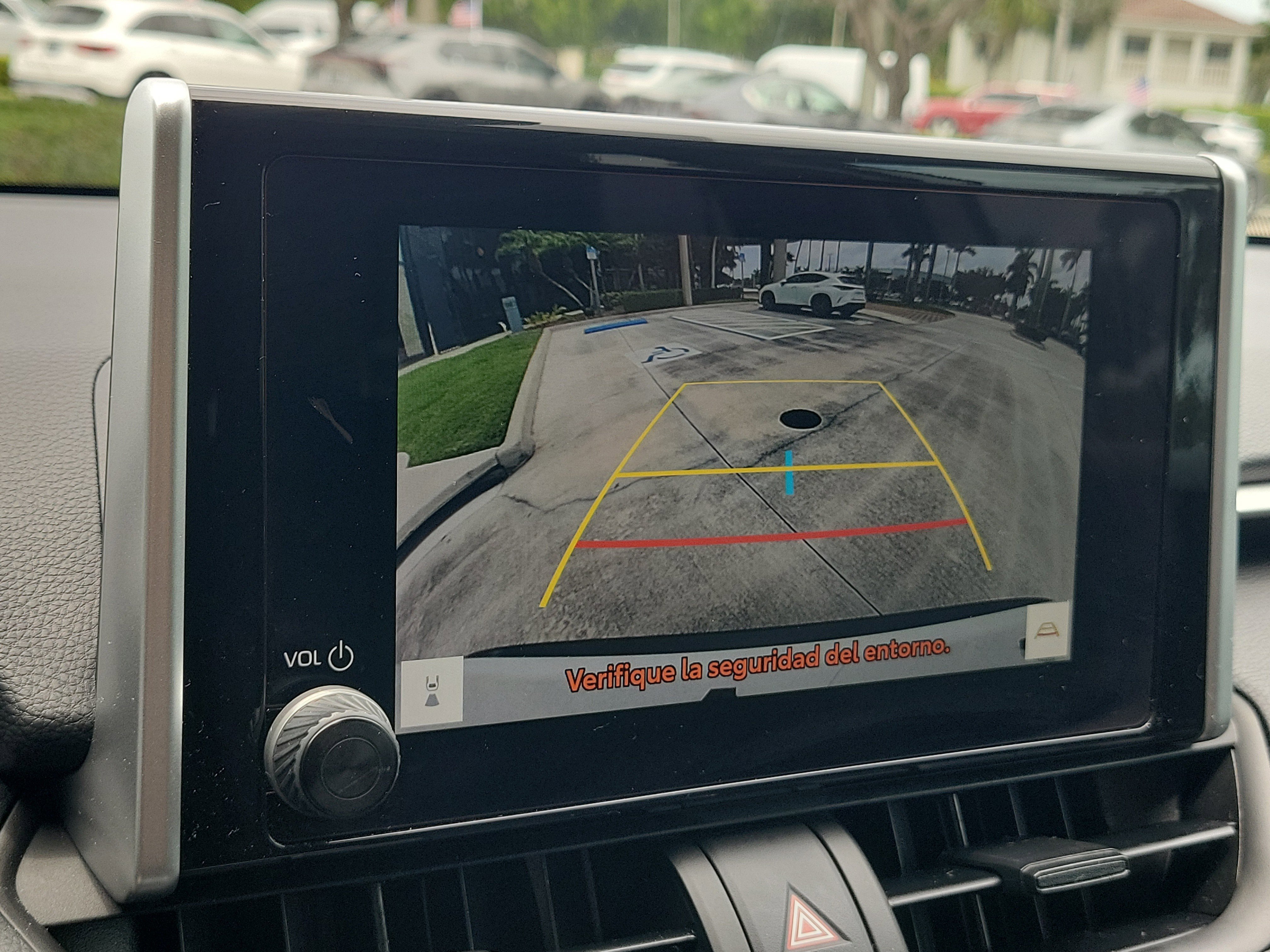 Used 2024 Toyota RAV4 XLE FWD image 33