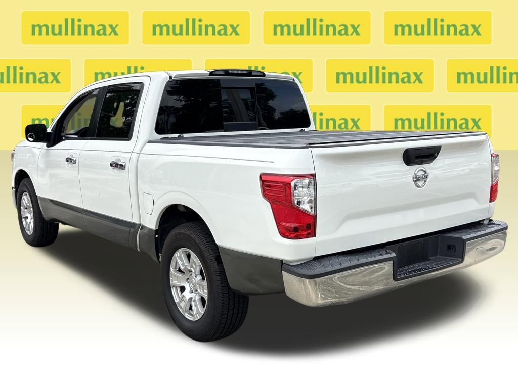 Used 2019 Nissan Titan SV image 9