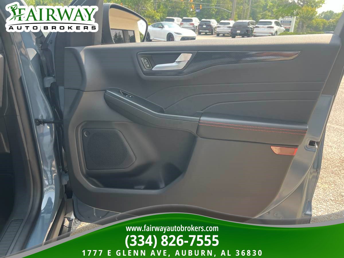 Used 2024 Ford Escape ST-Line w/ Tech Pack #1 image 29