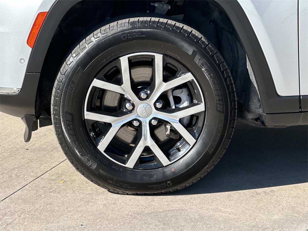 Used 2024 Jeep Grand Cherokee L Limited w/ Luxury Tech Group II image 26