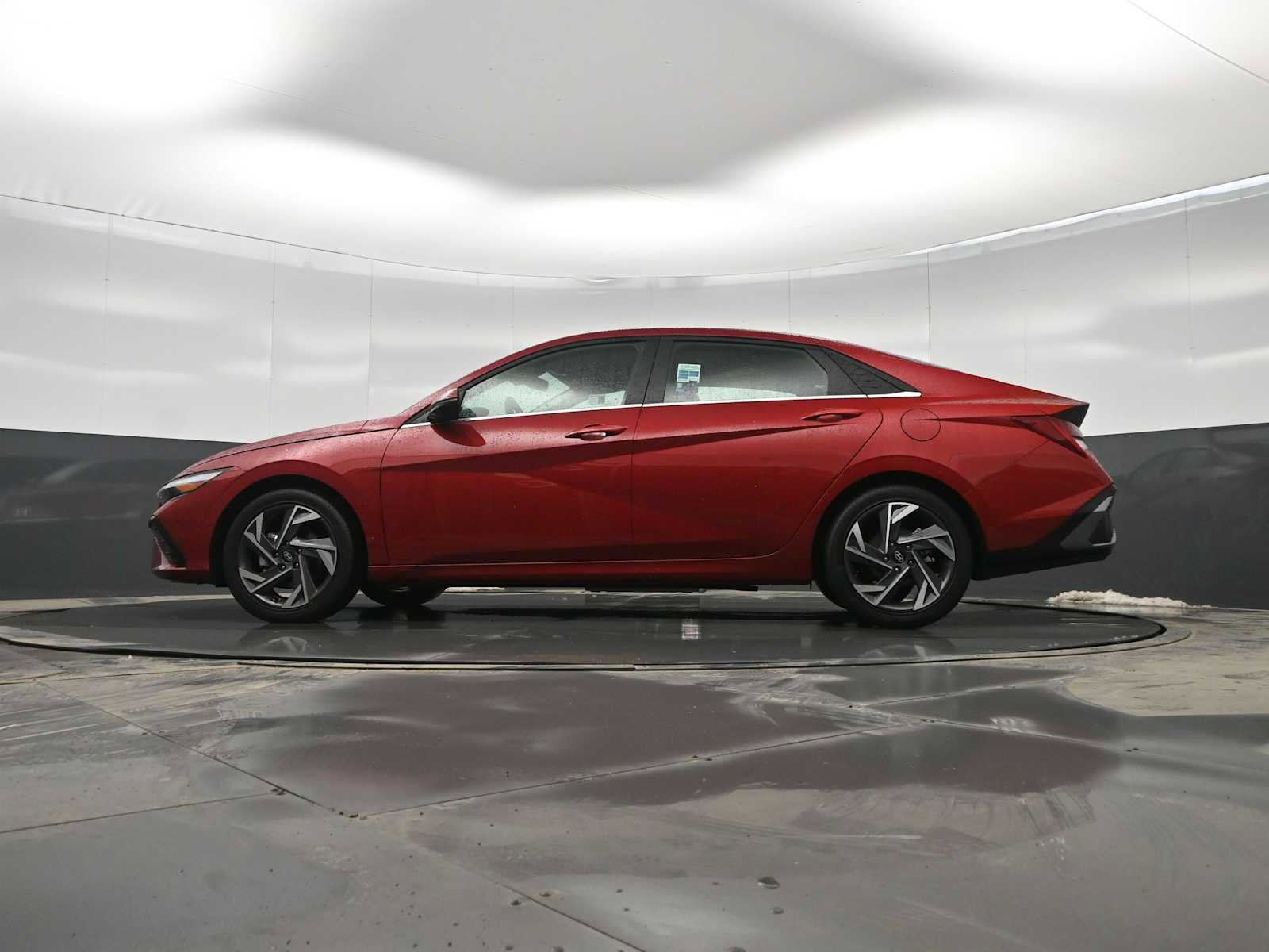 Certified 2025 Hyundai Elantra Limited image 35