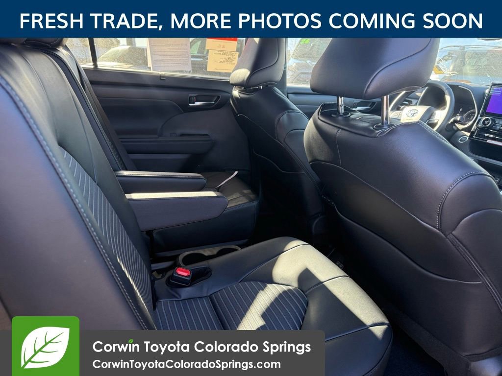 Used 2026 Toyota Highlander XSE image 9