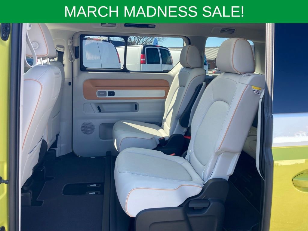 Used 2025 Volkswagen ID. Buzz 1st Edition image 23