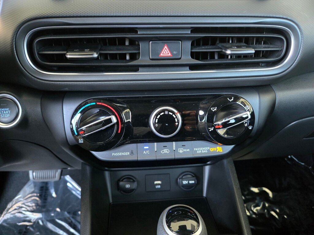 Used 2023 Hyundai Kona SEL w/ Cargo Package AWD/4WD image 17
