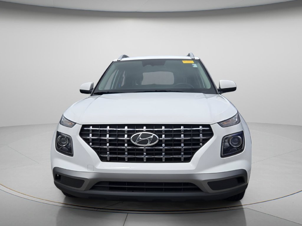 Used 2024 Hyundai Venue SEL FWD image 3