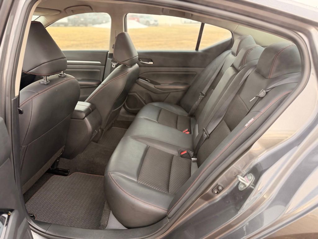 Used 2025 Nissan Altima 2.5 SR image 11