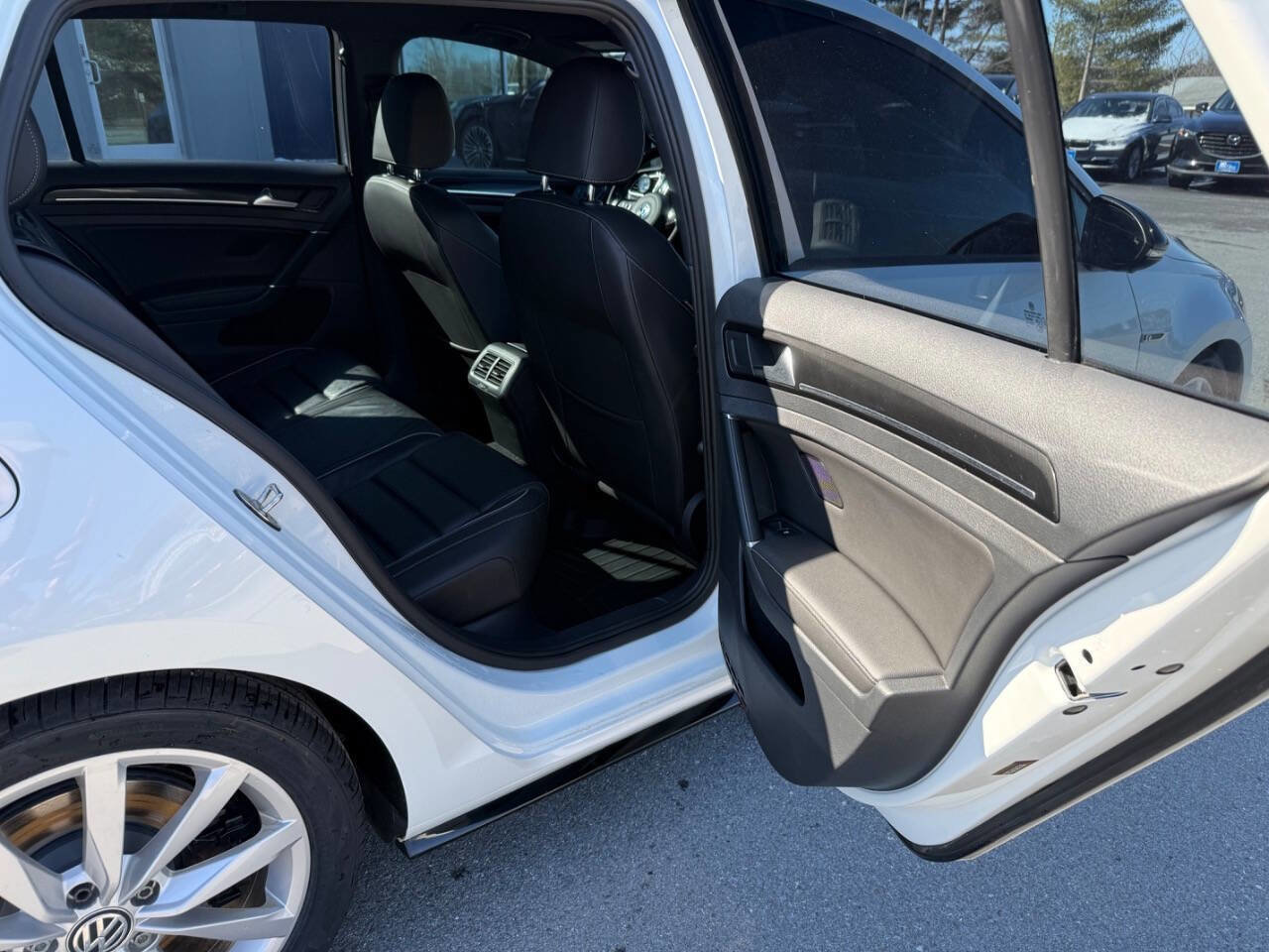 Used 2019 Volkswagen Golf R 4-Door image 13