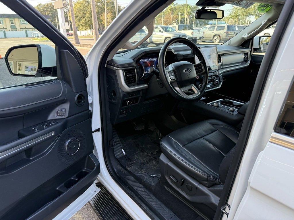 Used 2024 Ford Expedition Max XLT image 14