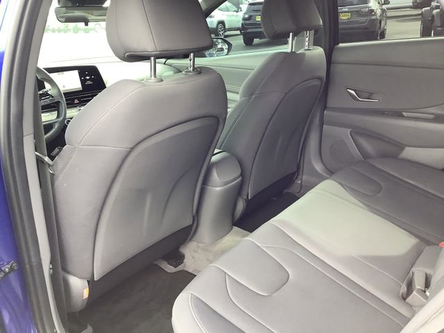 Used 2023 Hyundai Elantra SEL w/ Convenience Package image 23