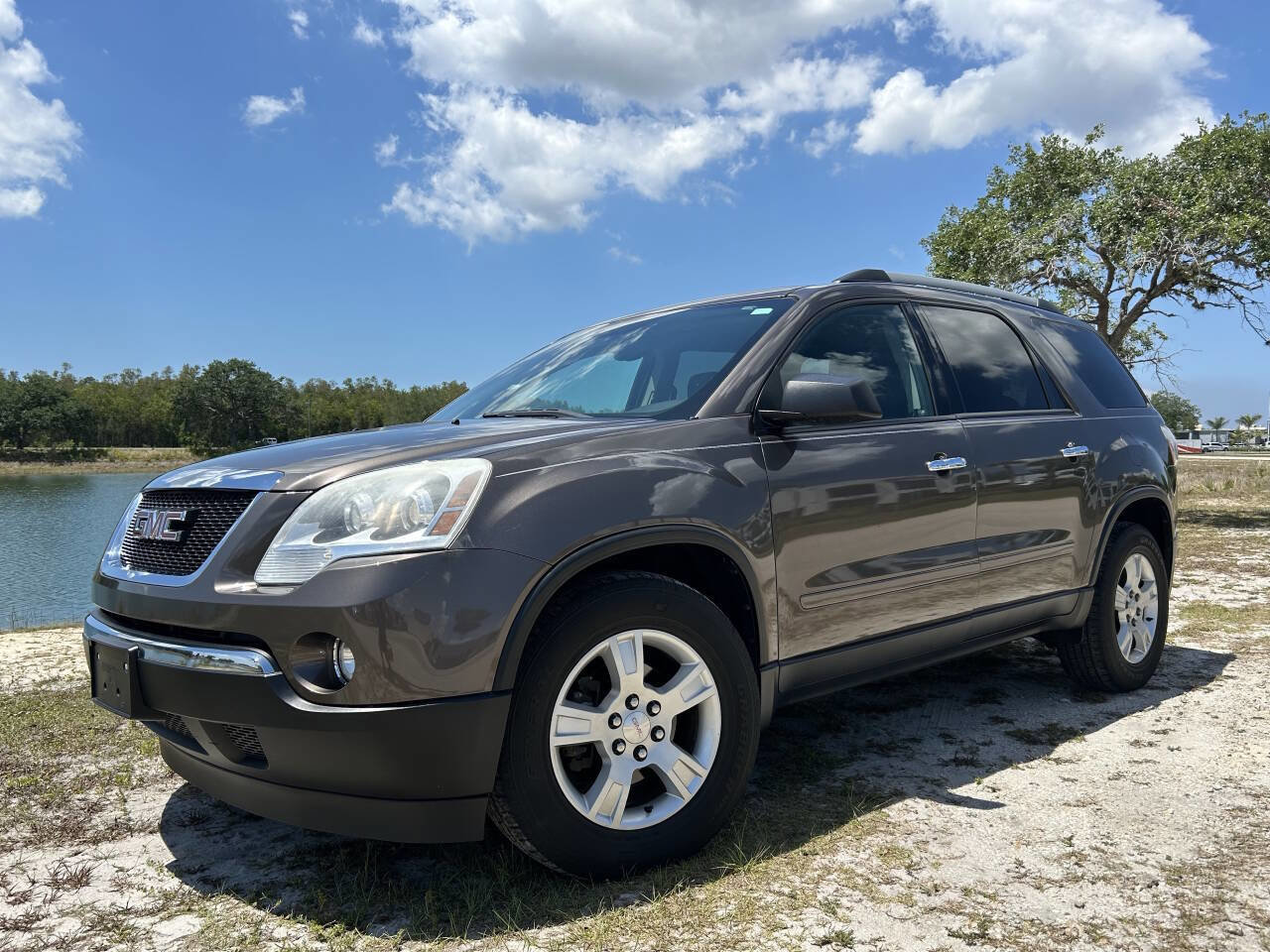 Used 2011 GMC Acadia SLE
