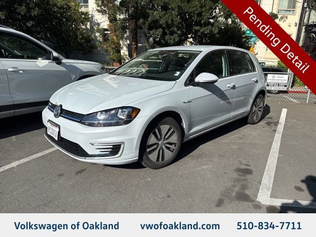 Used 2018 Volkswagen e-Golf SE w/ DC Fast Charging Package