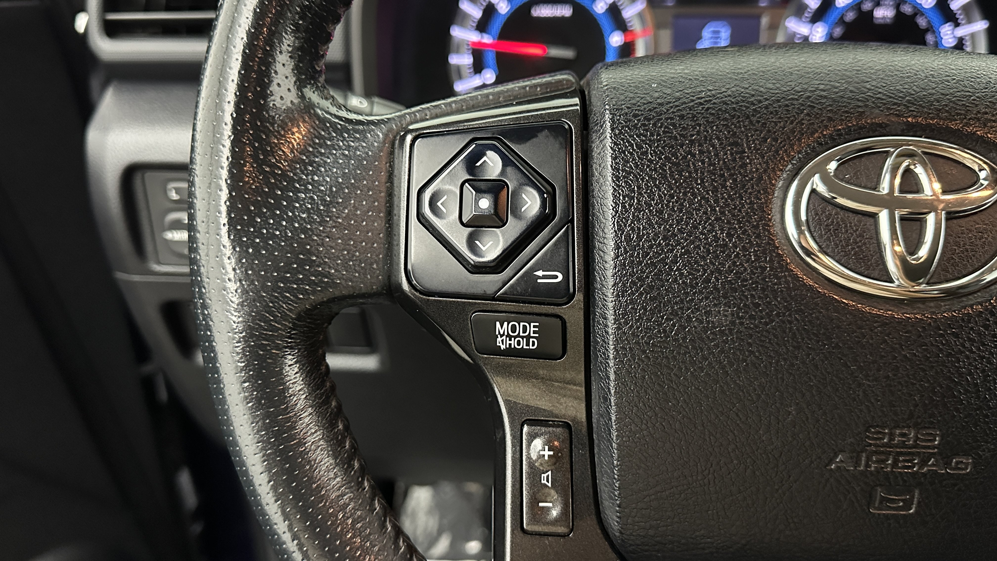 Used 2019 Toyota 4Runner TRD Off-Road Premium AWD/4WD image 23