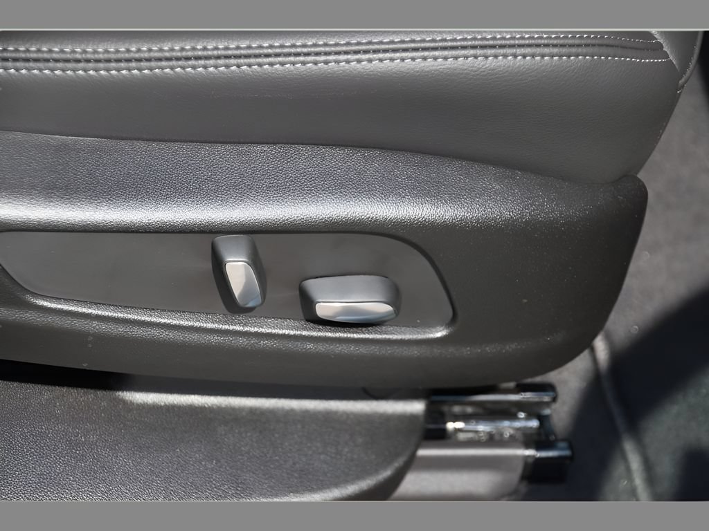 New 2025 Cadillac XT6 Luxury FWD image 30