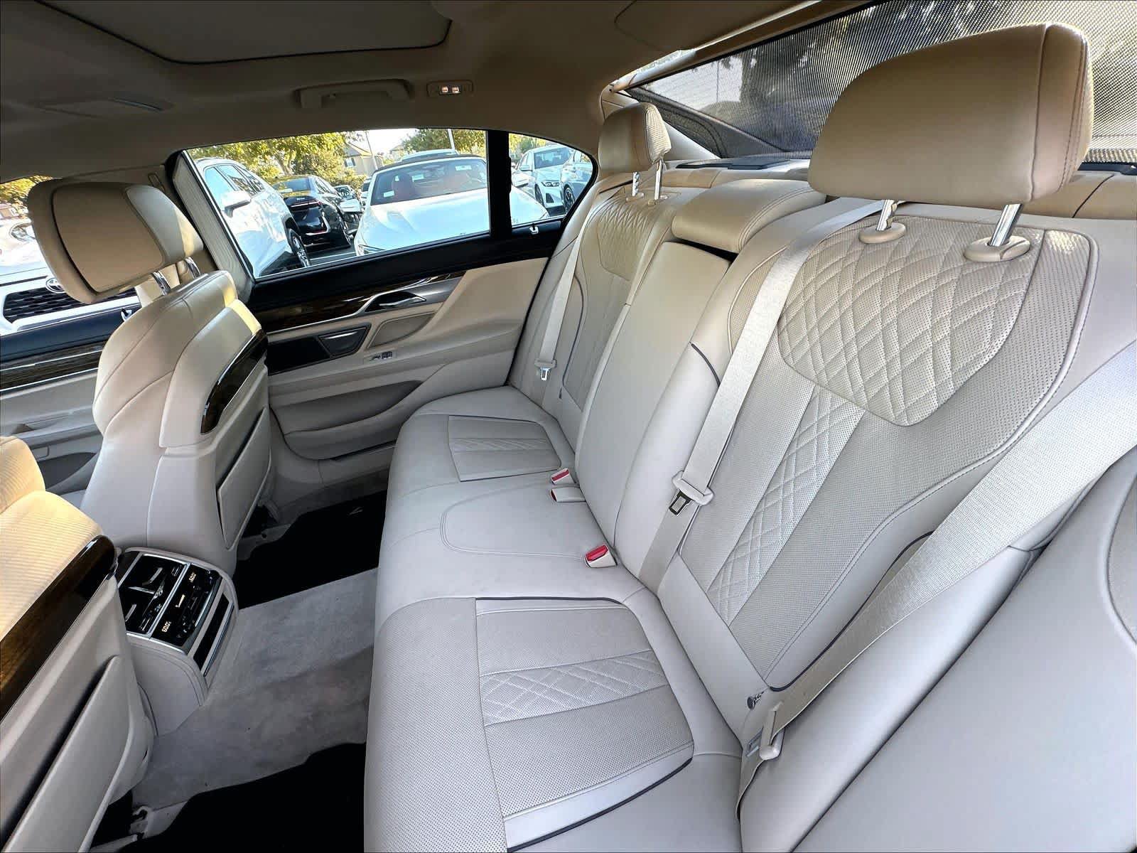 Used 2016 BMW 740i RWD image 21