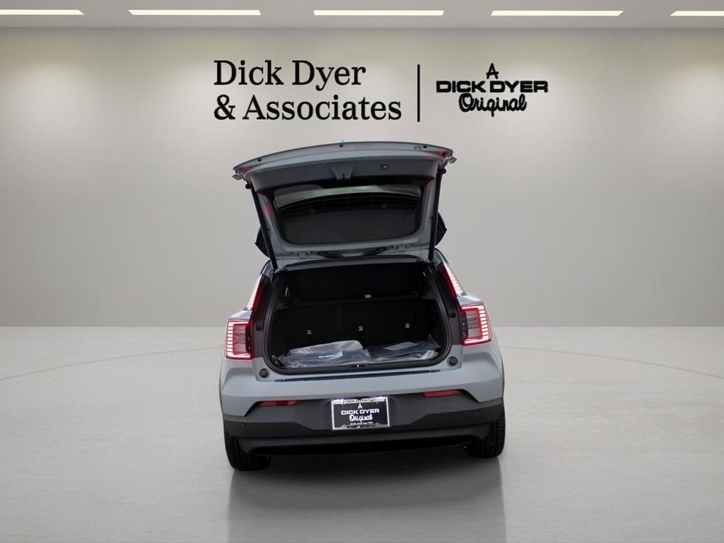 New 2026 Volvo EX30 Plus w/ Protection Package Premier image 3