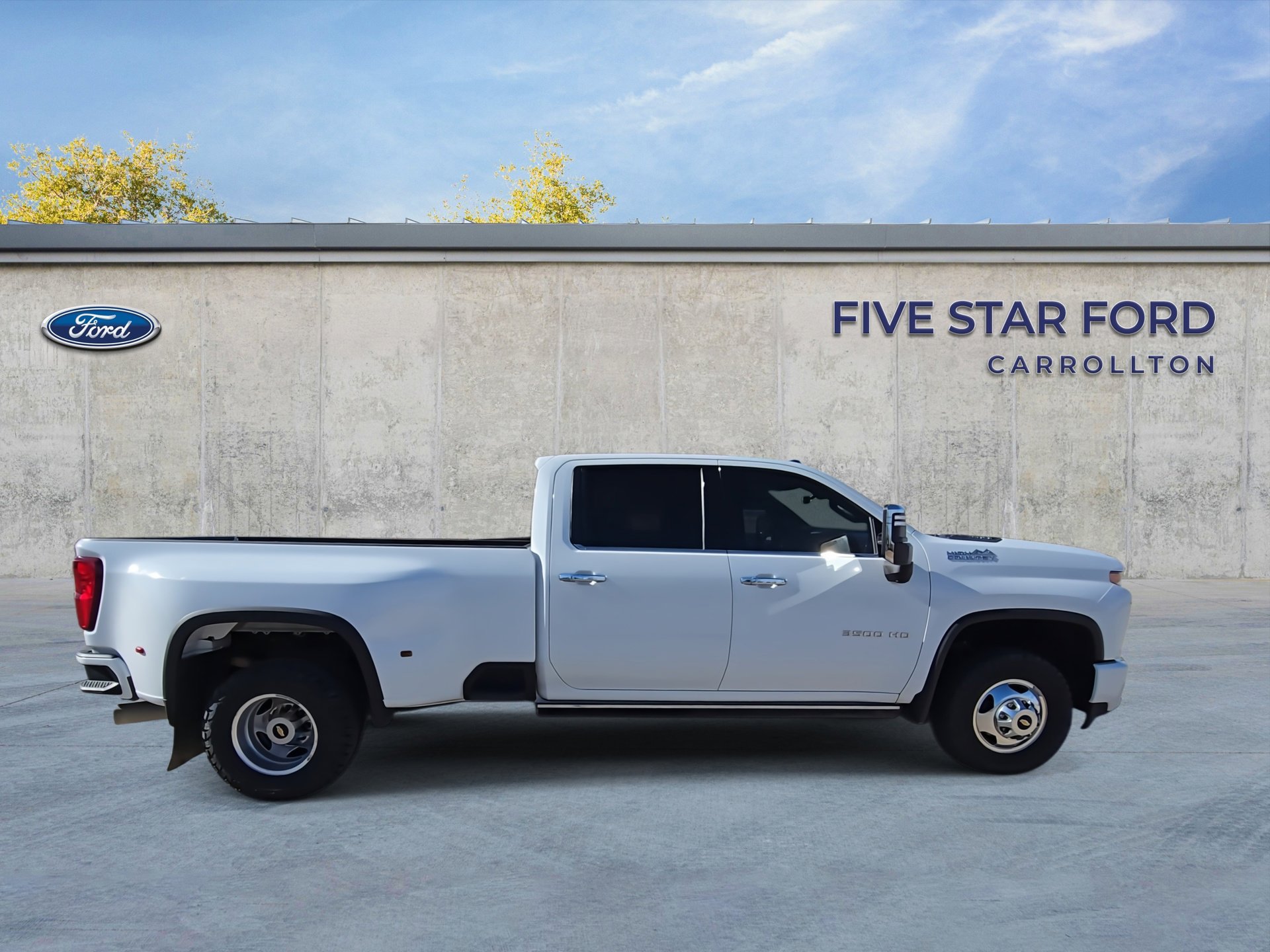 Used 2021 Chevrolet Silverado 3500 High Country w/ Technology Package image 10