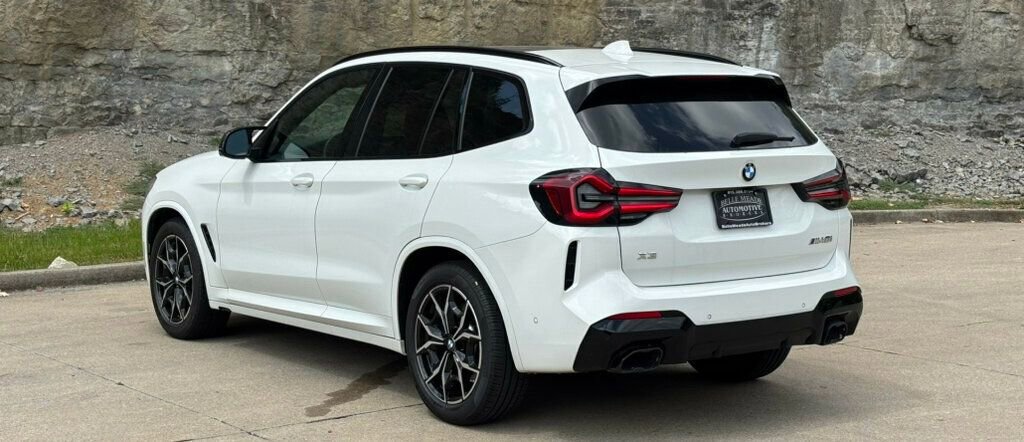 Used 2023 BMW X3 M40i image 3