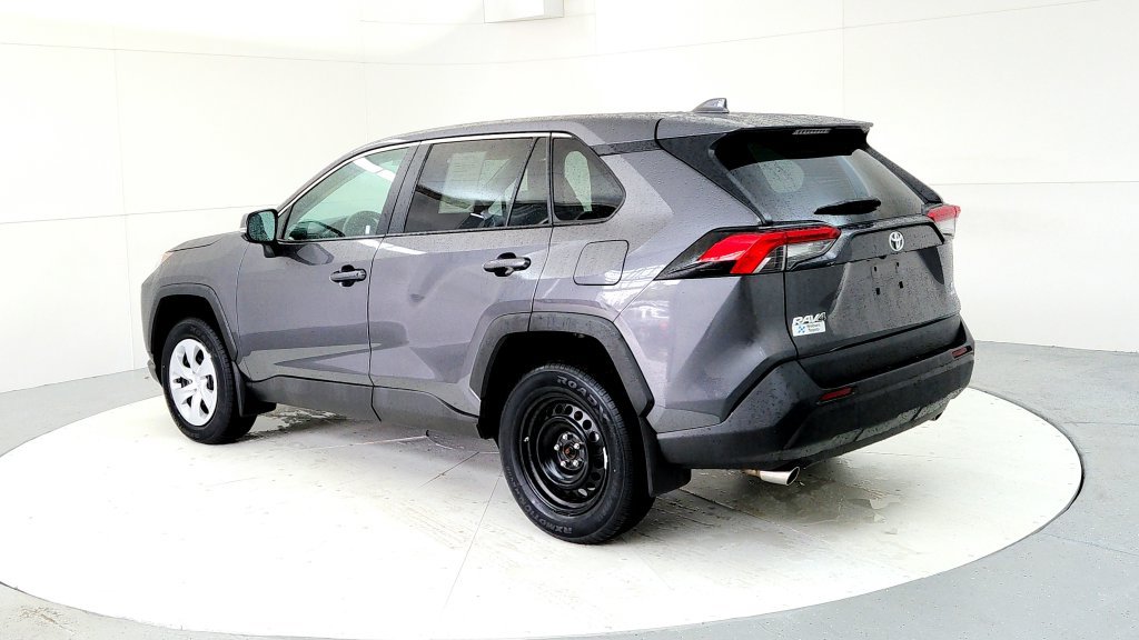 Certified 2024 Toyota RAV4 LE AWD/4WD image 4