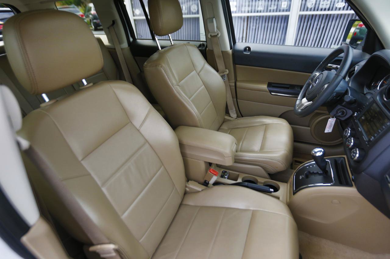 Used 2014 Jeep Patriot Limited w/ Sun/Sound Group AWD/4WD image 19