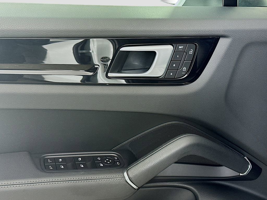 Certified 2022 Porsche Cayenne Coupe image 20