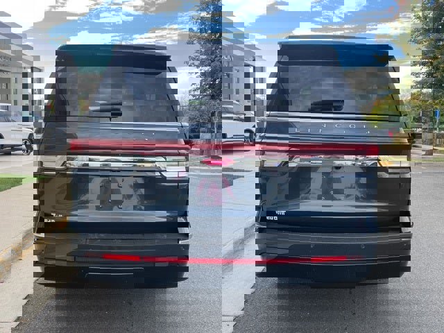 Used 2022 Lincoln Navigator L Reserve image 10