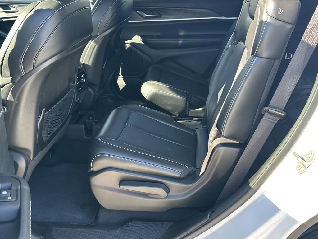 Used 2023 Jeep Grand Cherokee L Limited w/ Black Appearance Package image 22