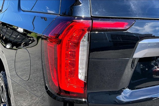 Used 2021 GMC Yukon AT4 w/ AT4 Premium Package AWD/4WD image 31