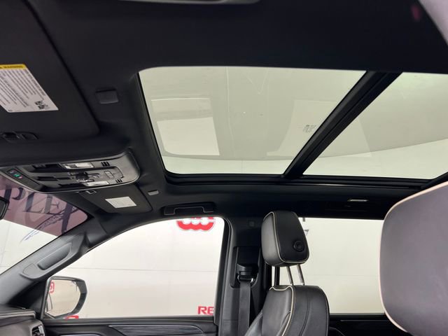 Used 2021 GMC Yukon SLT w/ SLT Premium Package image 22