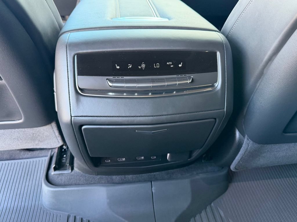 Used 2026 Cadillac Escalade Platinum Sport w/ LPO, ONYX Package AWD/4WD image 25