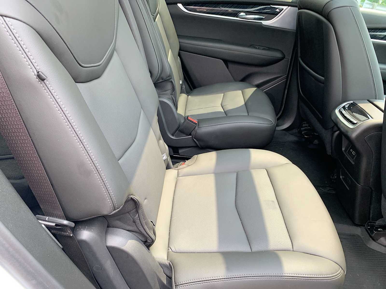 Certified 2024 Cadillac XT6 Premium Luxury w/ Technology Package AWD/4WD image 28