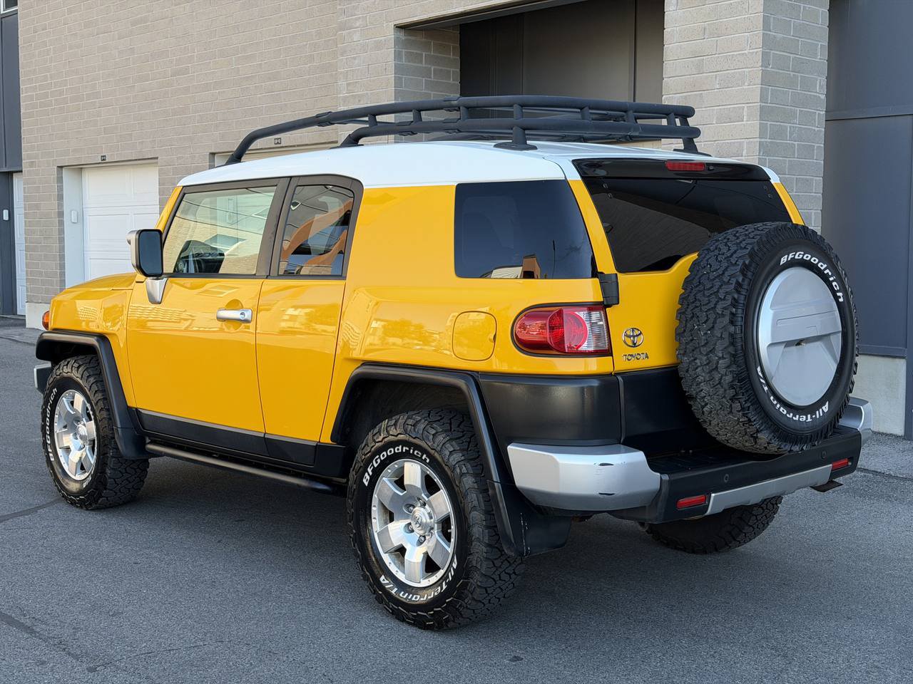 Used 2009 Toyota FJ Cruiser 4WD w/ Upgrade Pkg 2 image 3